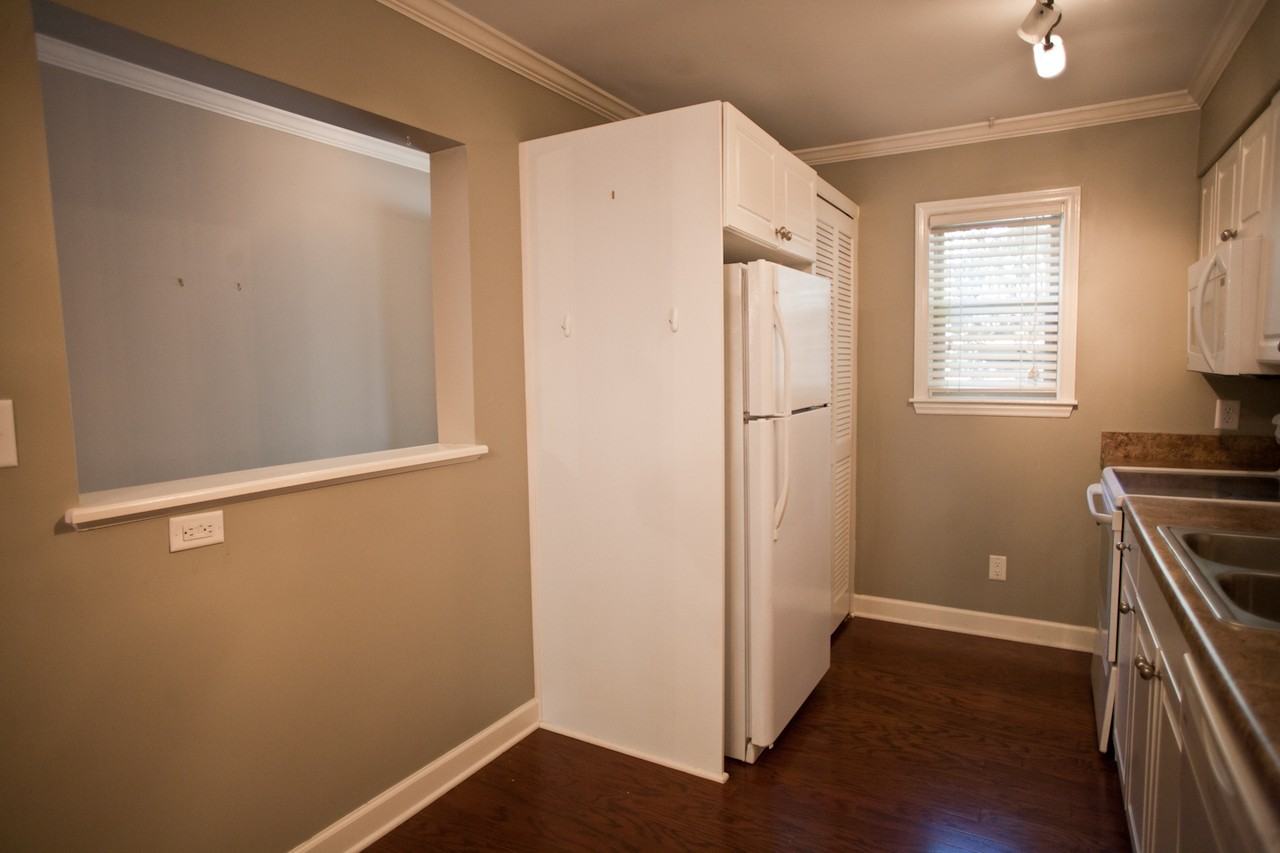 1513 E Franklin St Apt 137d - Photo 4 of 7