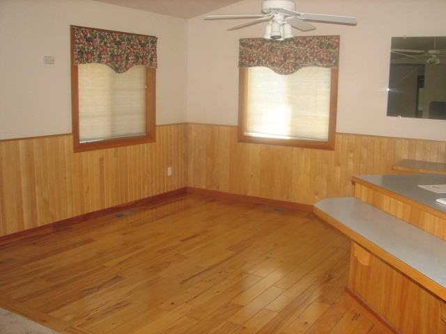 302 Se Idlewood St - Photo 3 of 13