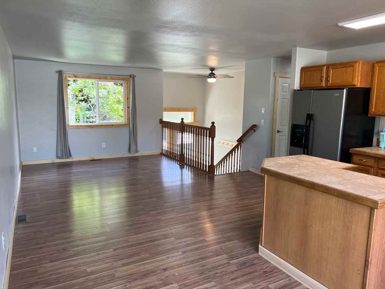 2057 W Hampson Ave - Photo 3 of 20