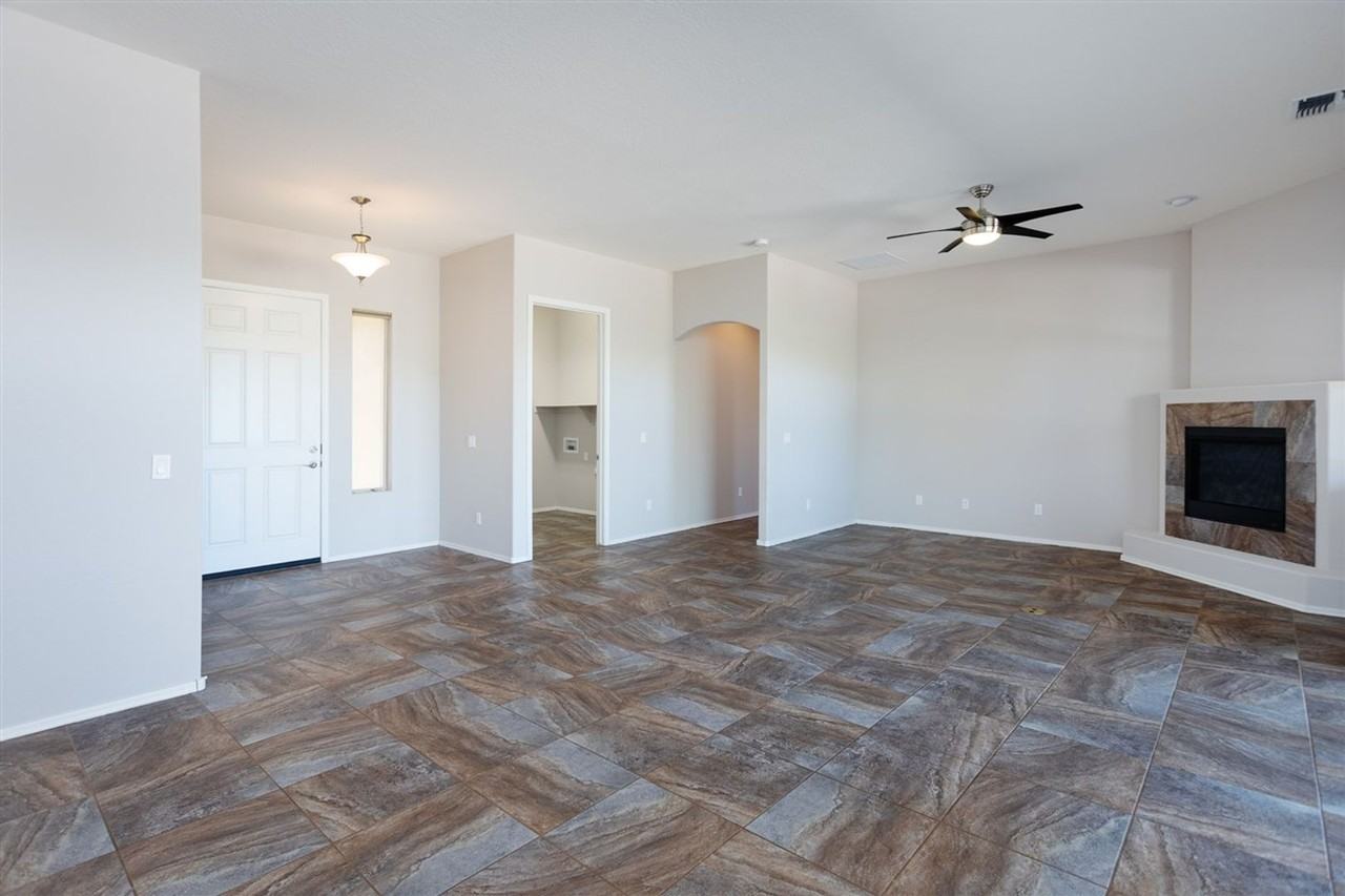 4077 N Aberdeen Ave - Photo 5 of 50
