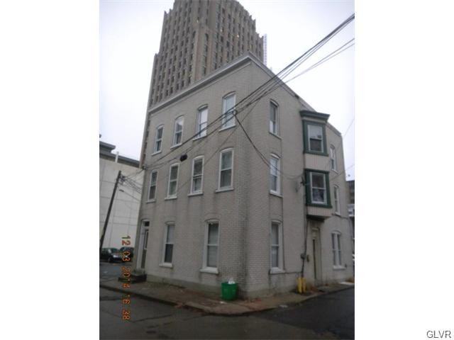 922 W Court St #2