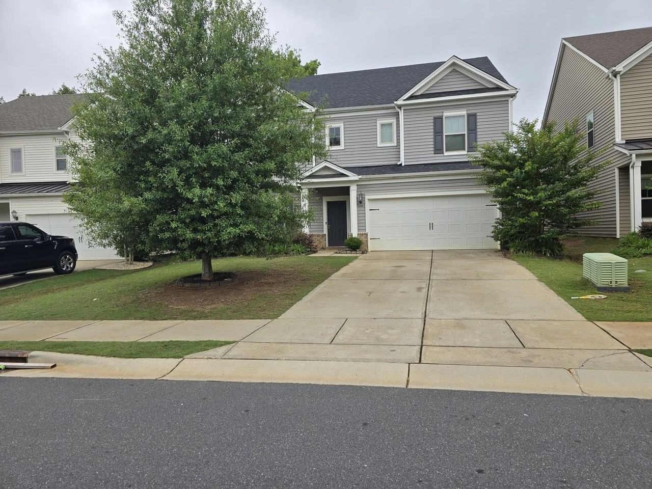 3092 Cedric Ct - Photo 3 of 18