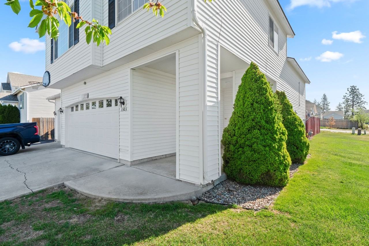 3303 Meadow Glen Ln - Photo 3 of 30