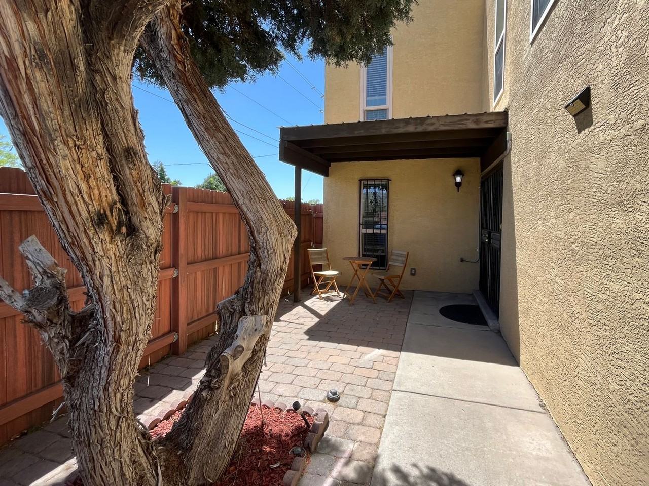 112 Calle Playa Del Sol Ne - Photo 2 of 26