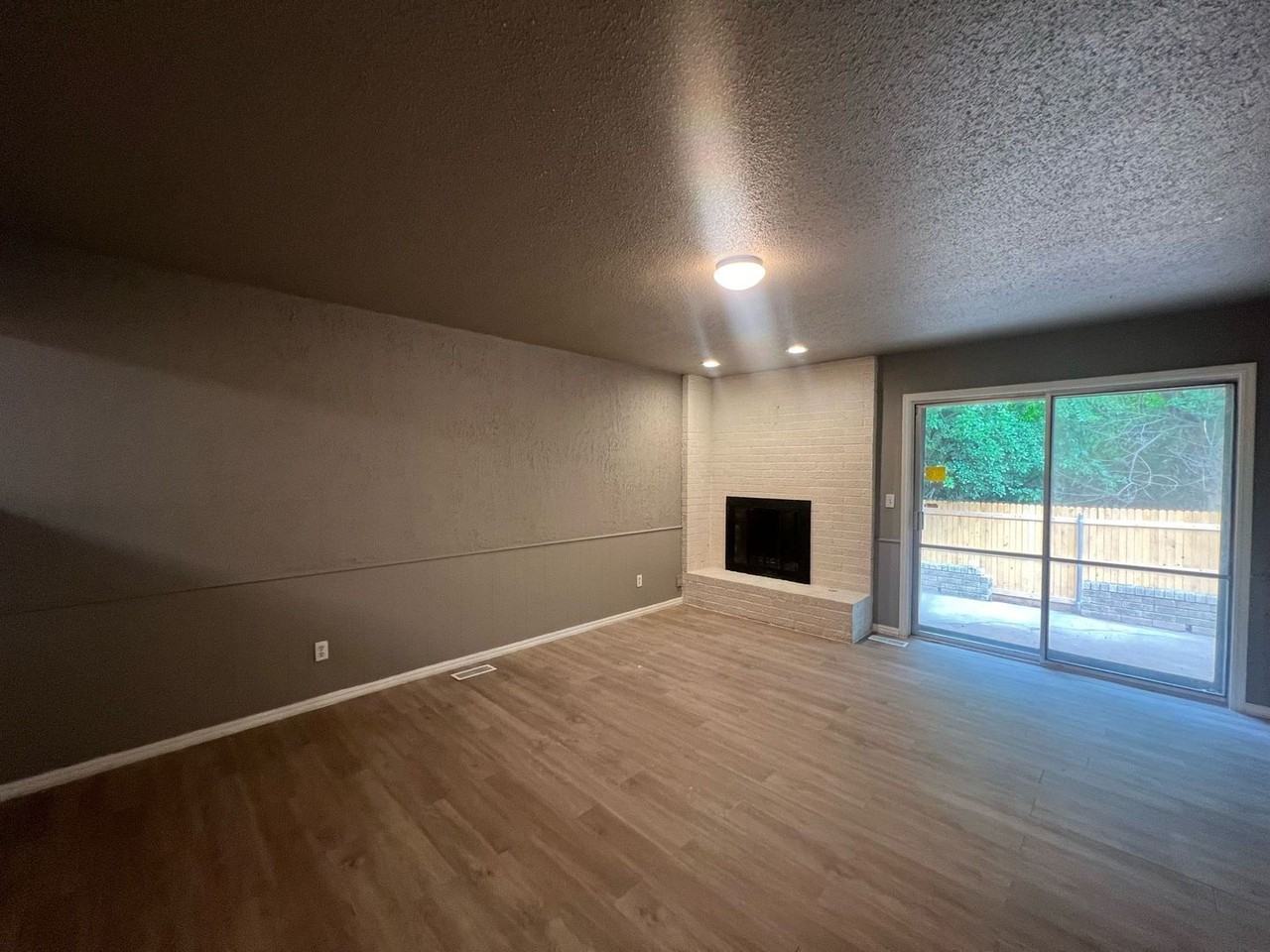 503 Turtle Creek Dr - Photo 2 of 26