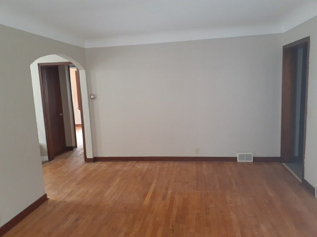 3419 Grimes Ave N - Photo 4 of 13
