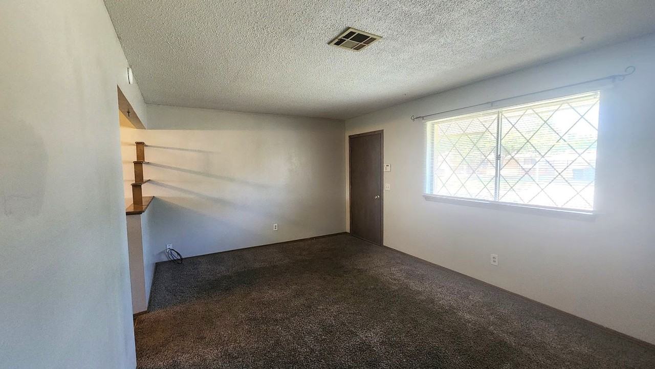 3212 Dentwood Ter - Photo 6 of 30