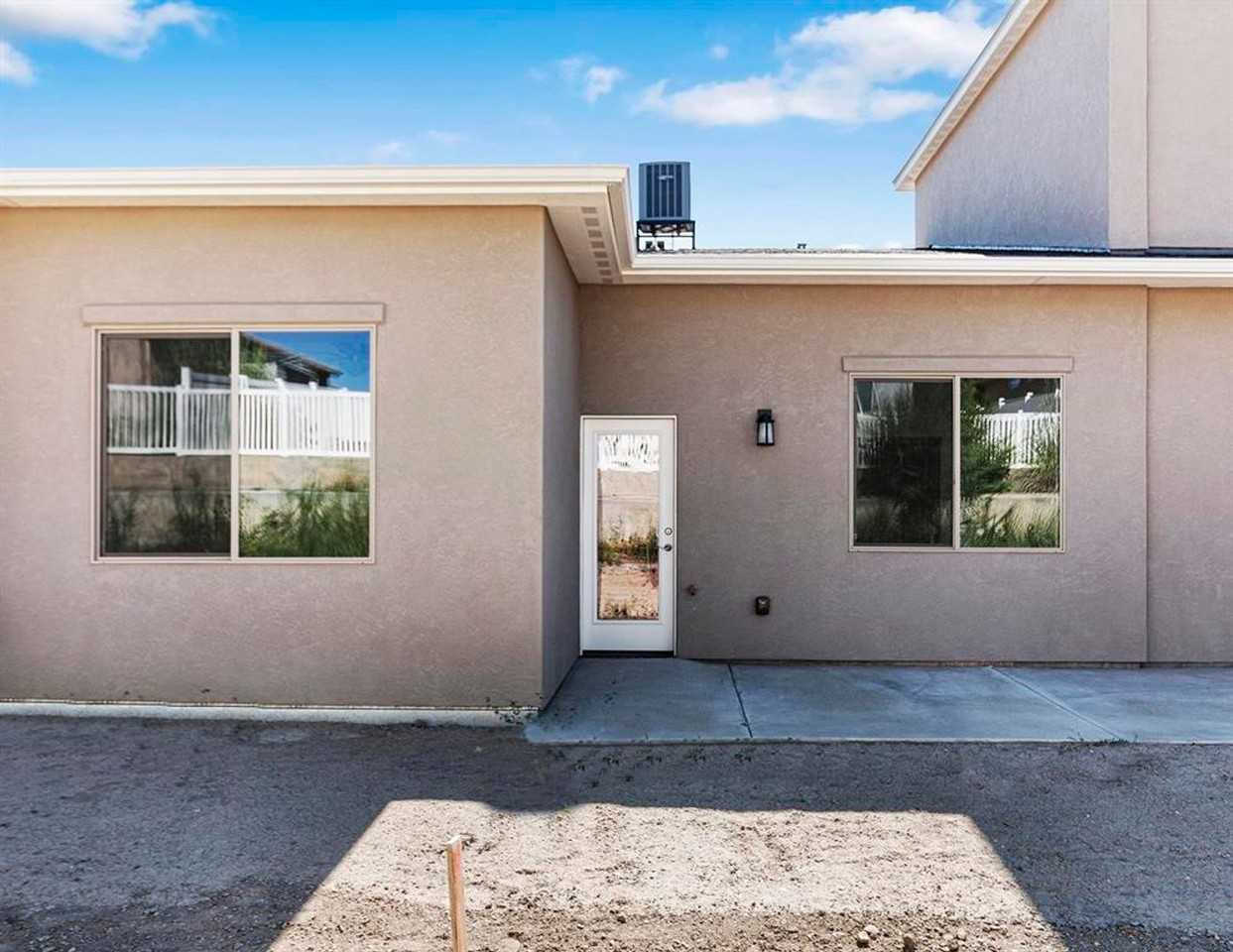 581 W Indian Creek Dr #6 - Photo 2 of 18