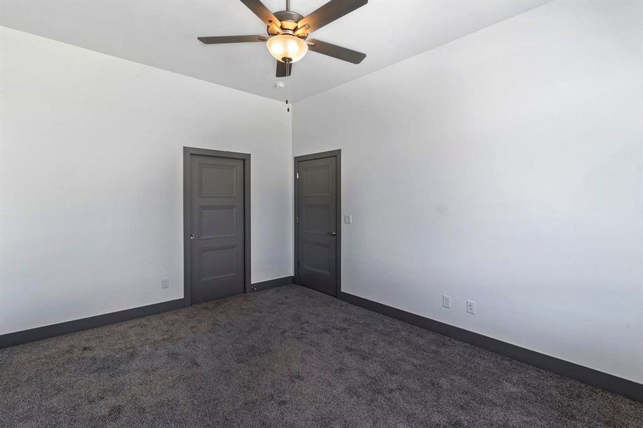 581 W Indian Creek Dr #6 - Photo 6 of 18