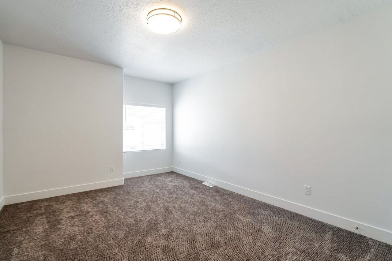 2881 S Bluff Rd #E - Photo 7 of 15