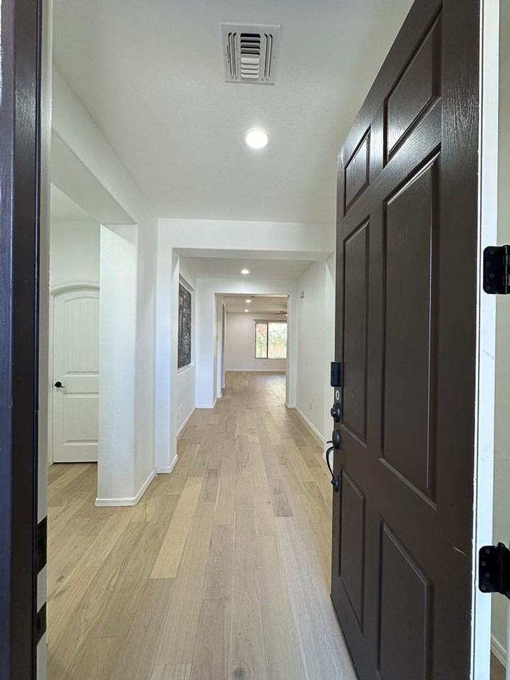 122 W Aster Dr - Photo 2 of 31