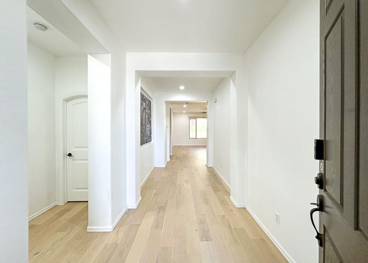 122 W Aster Dr - Photo 3 of 31