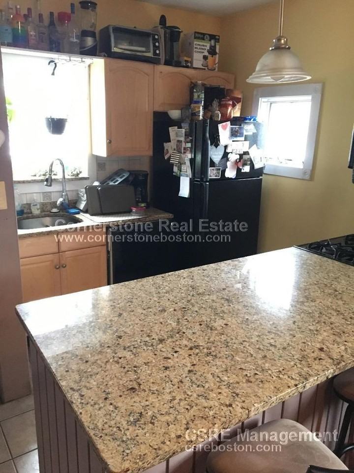 44 Ward St ## 46 - Photo 7 of 9