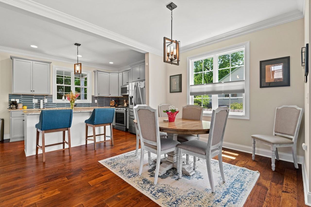 910 N Elizabeth St - Photo 6 of 24