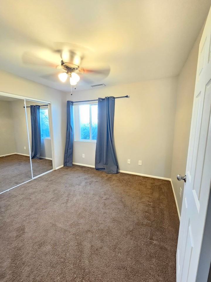 7389 Kellogg Ave - Photo 2 of 13