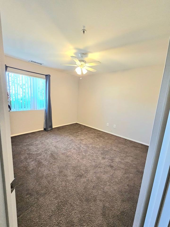 7389 Kellogg Ave - Photo 5 of 13
