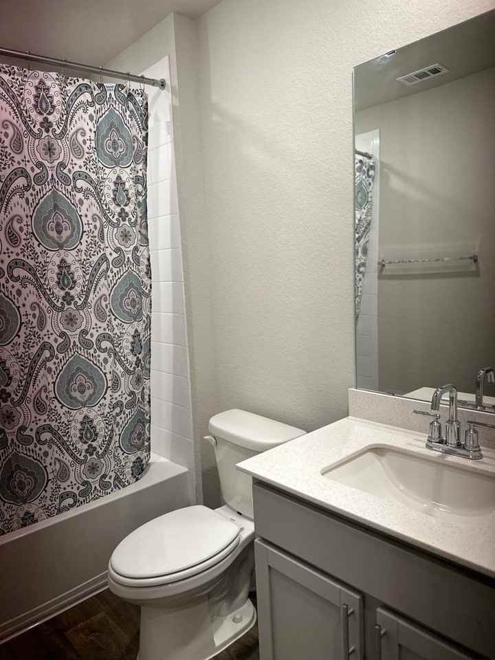 136 Hunter Loop - Photo 2 of 10