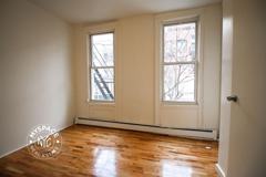 33 Montrose Ave #3L - Photo 1 of 4