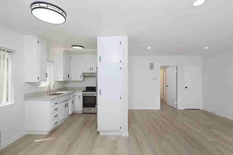 346 N Louise St #16 - Photo 5 of 14