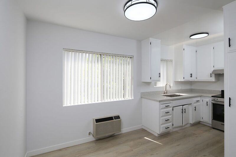 346 N Louise St #16 - Photo 4 of 14