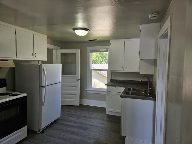 526 Newbury St - Photo 3 of 16