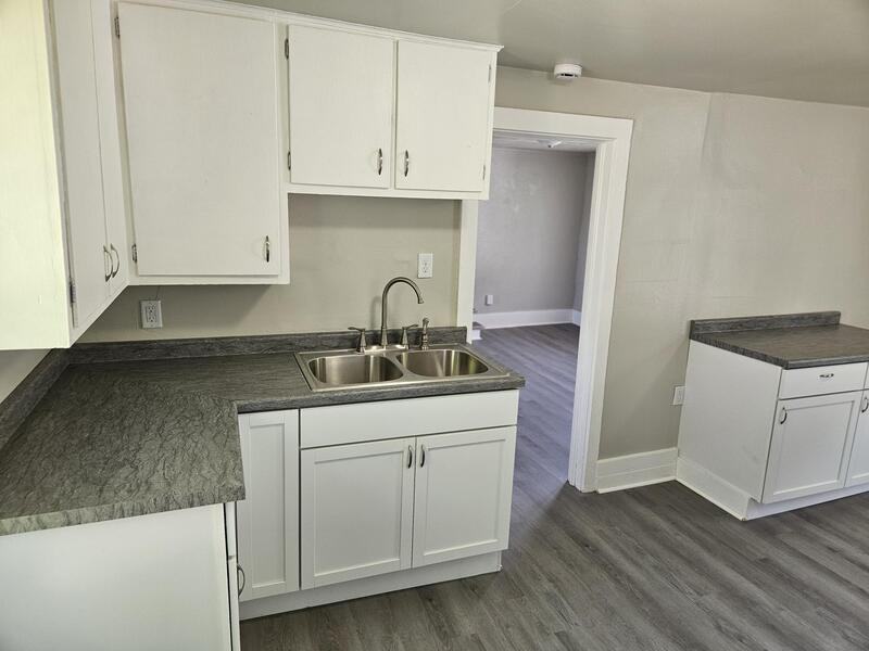 526 Newbury St - Photo 6 of 17