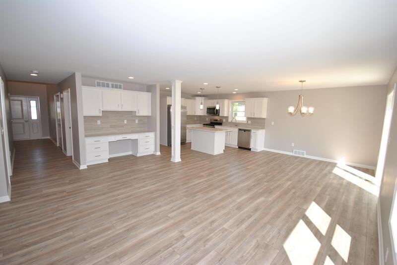 4792 E Highland Pkwy - Photo 3 of 10