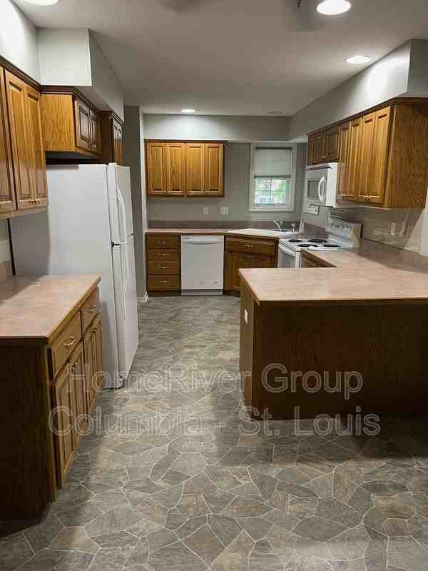 309 Grampian Dr - Photo 3 of 22