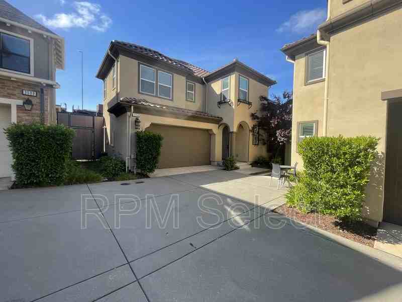 3504 Dullanty Way - Photo 3 of 34