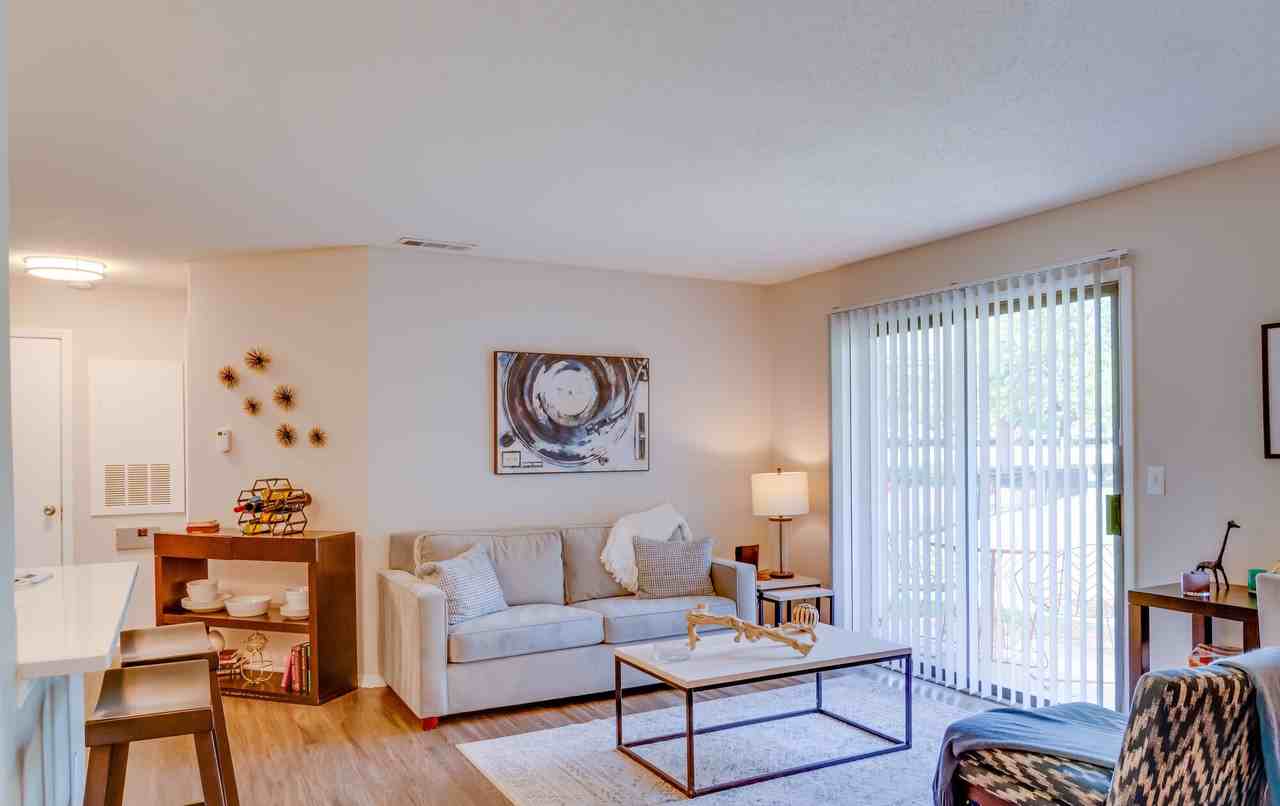 Southpoint Glen - Photo 2 of 162