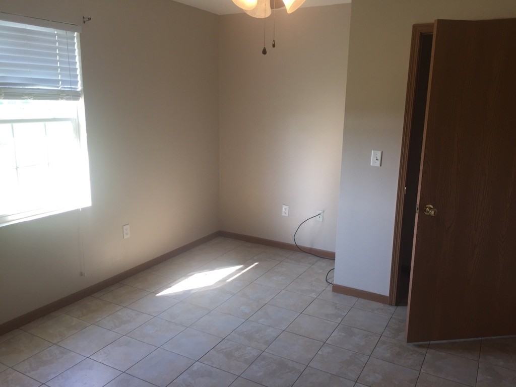 1403 Marion St - Photo 2 of 10