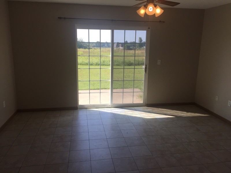 1403 Marion St - Photo 3 of 10