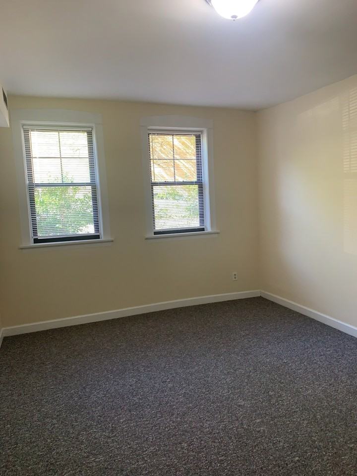 2251-53 W. Thomas / 1057-59 N. Oakley - Photo 3 of 11