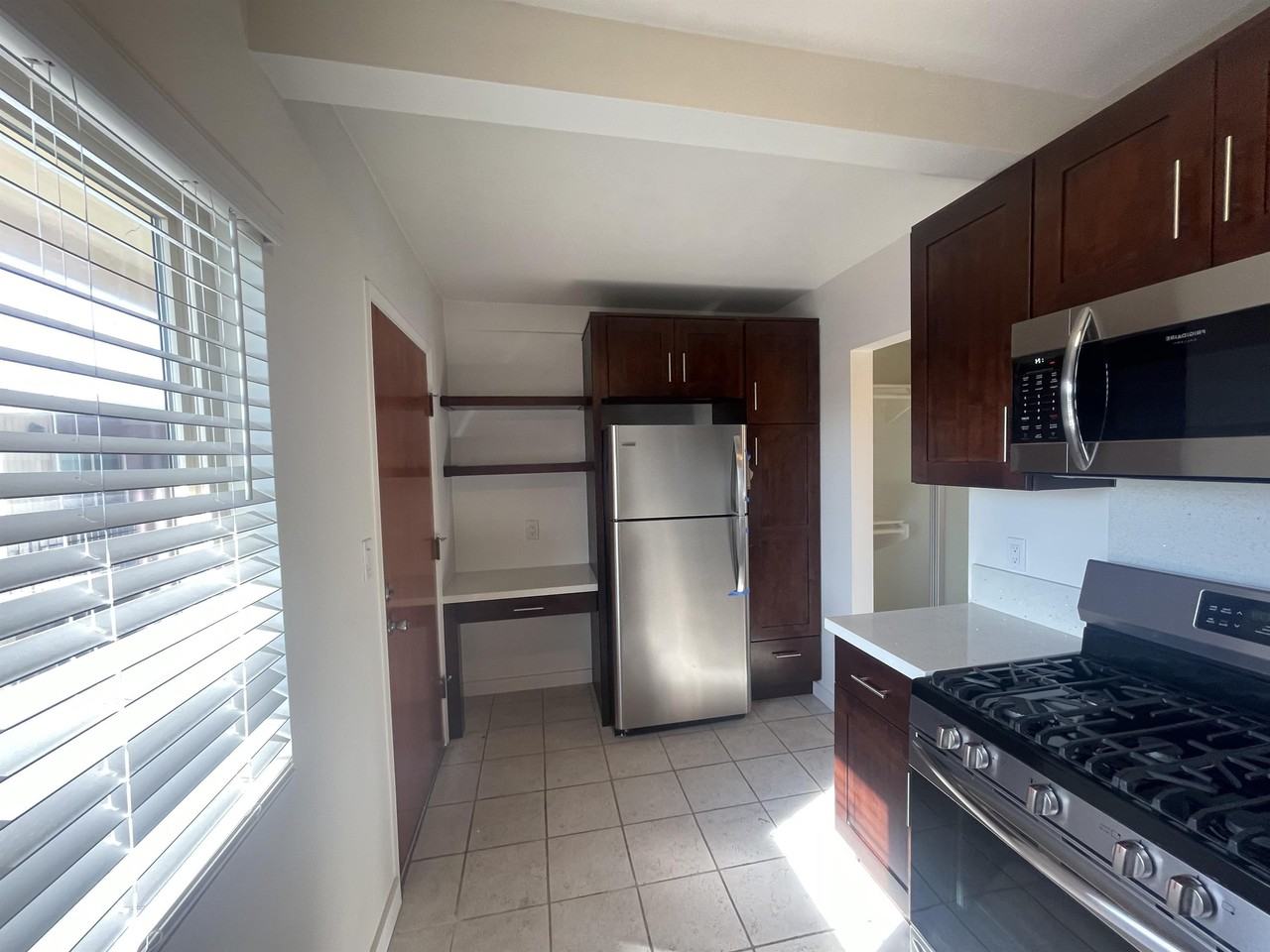 3155 Kemper Street - Photo 2 of 21