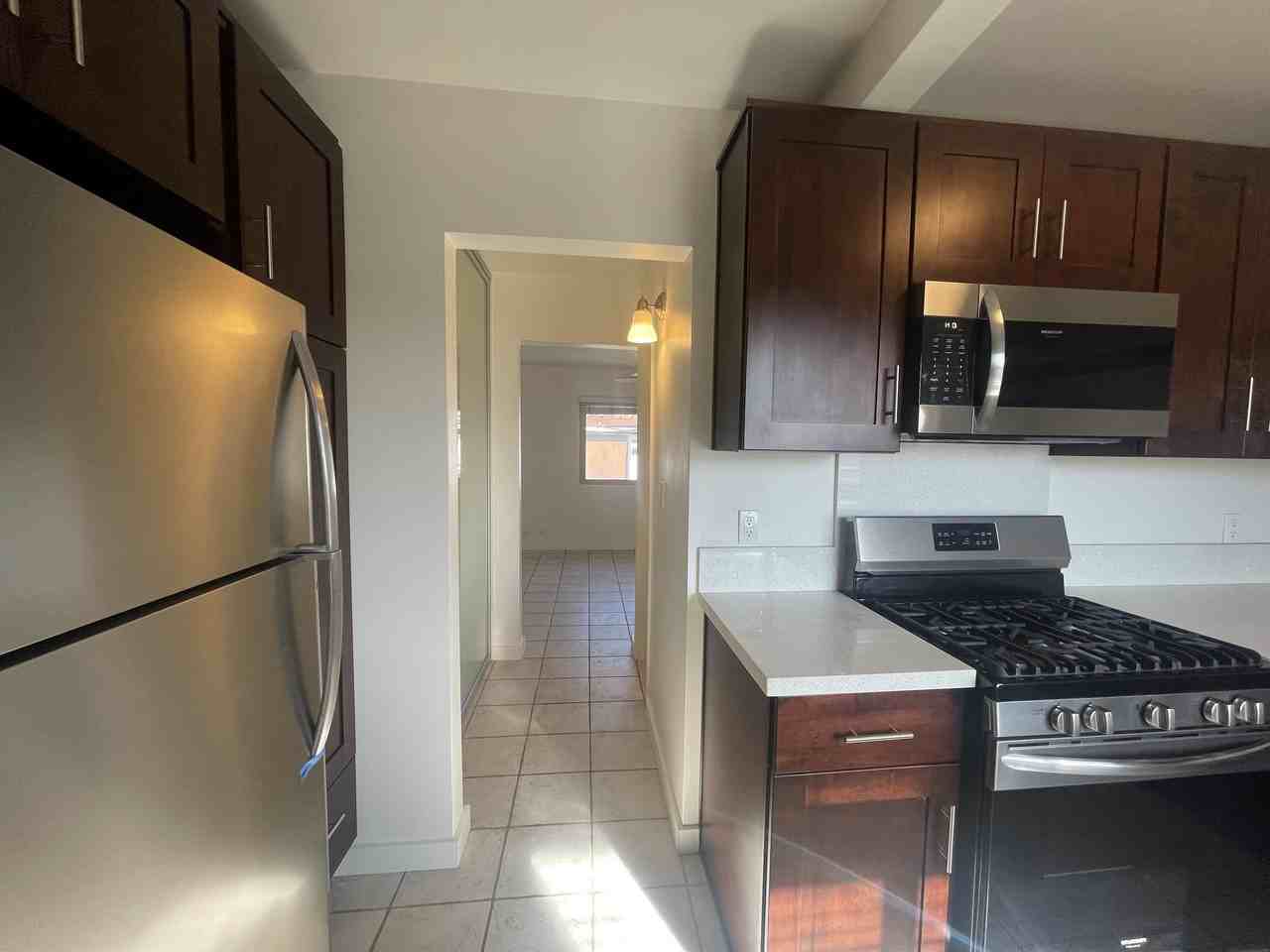 3155 Kemper Street - Photo 3 of 21