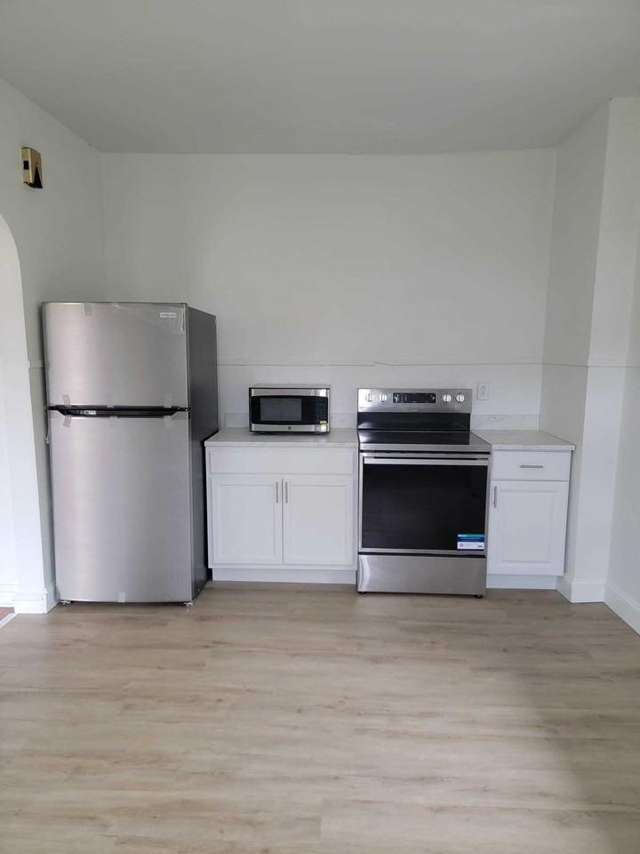 568- 570 Main St - Photo 5 of 11