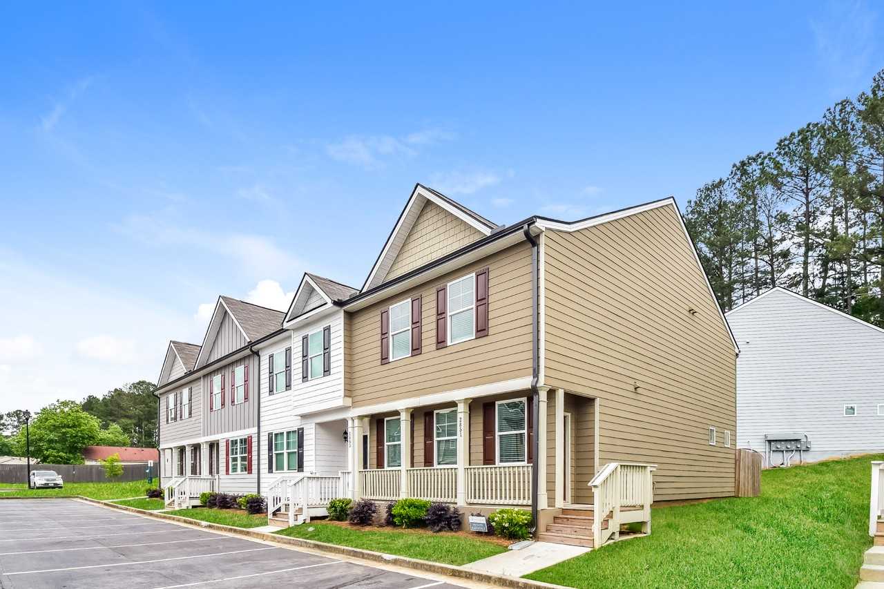 2851 Saratoga Lake View - Photo 2 of 17