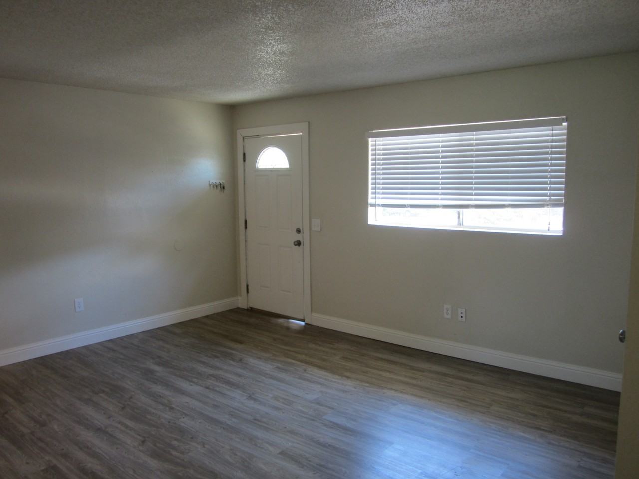 719 and 705 Chestnut Street 447 W 7th Street #4 - Photo 6 of 13