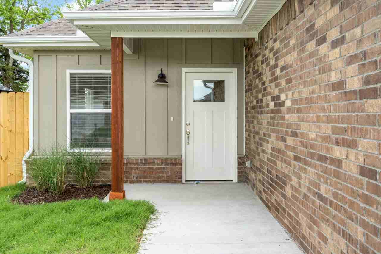 253 N Wild Goose Ave - Photo 2 of 18