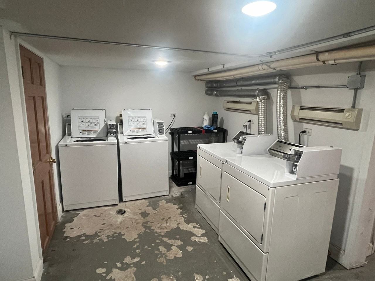 1821 N Sheffield - Photo 2 of 4