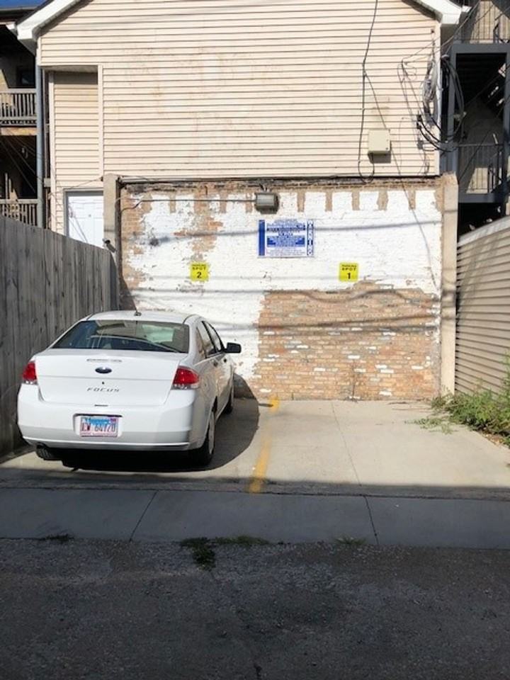 1821 N Sheffield - Photo 3 of 4