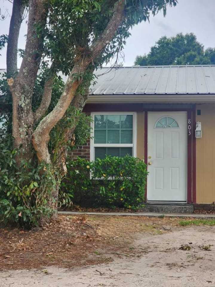 803 Wanamaker Ave - Photo 2 of 9