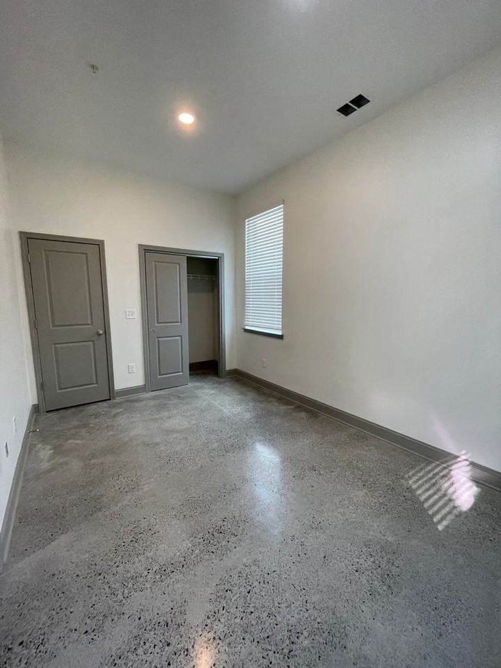 2103 Union - Photo 5 of 9