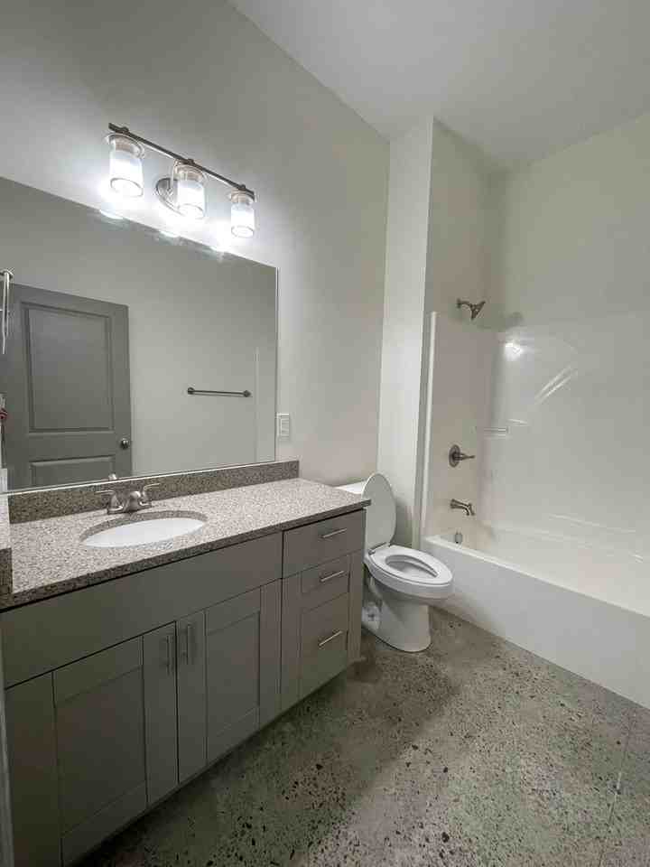 2103 Union - Photo 6 of 9