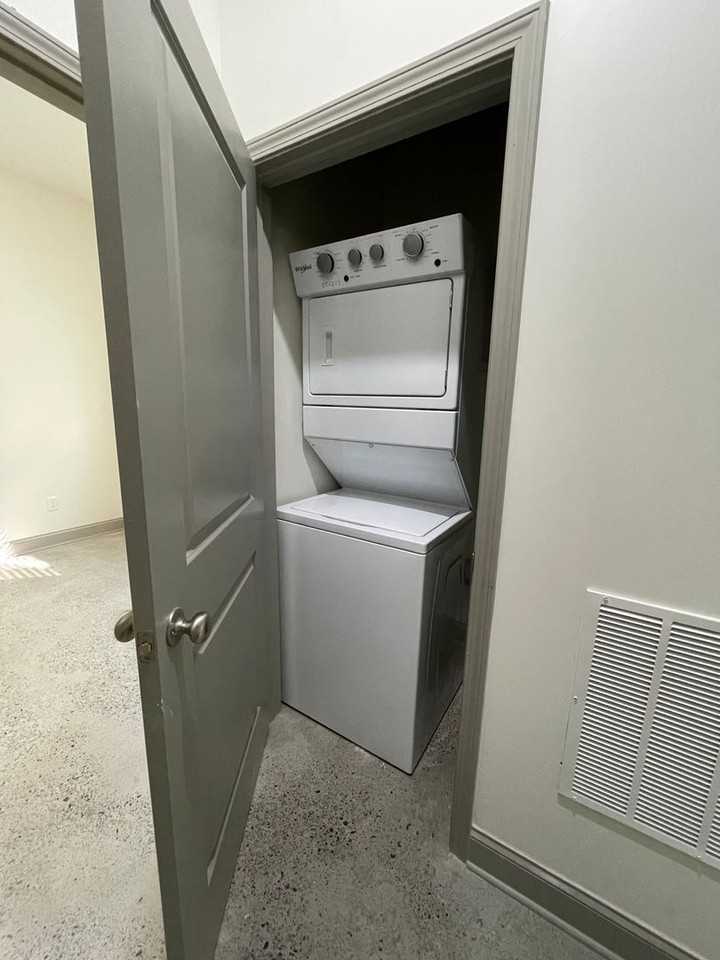 2103 Union - Photo 3 of 9