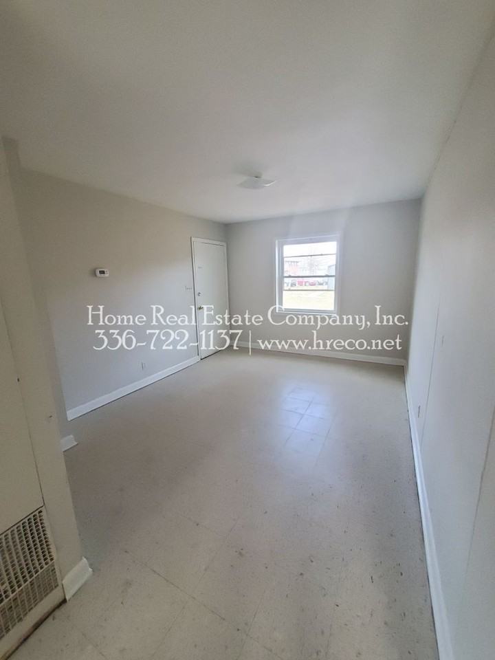 613 W 23rd St #B - Photo 3 of 7