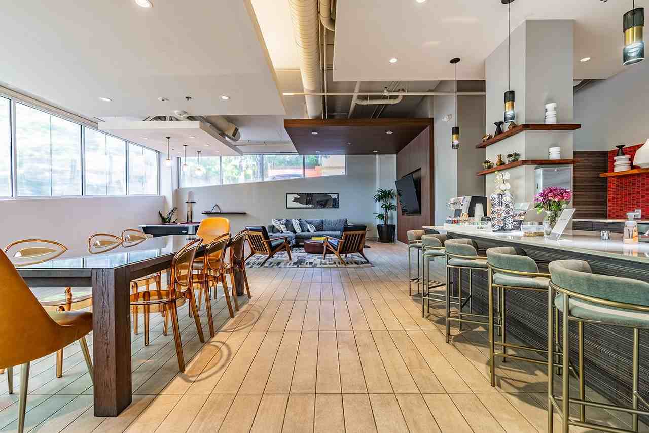 Verse - Photo 5 of 44