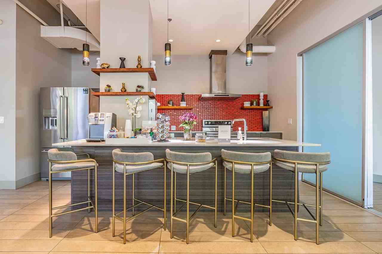 Verse - Photo 7 of 44