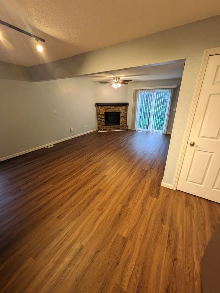 307 Ne Timbercreek Dr - Photo 3 of 26