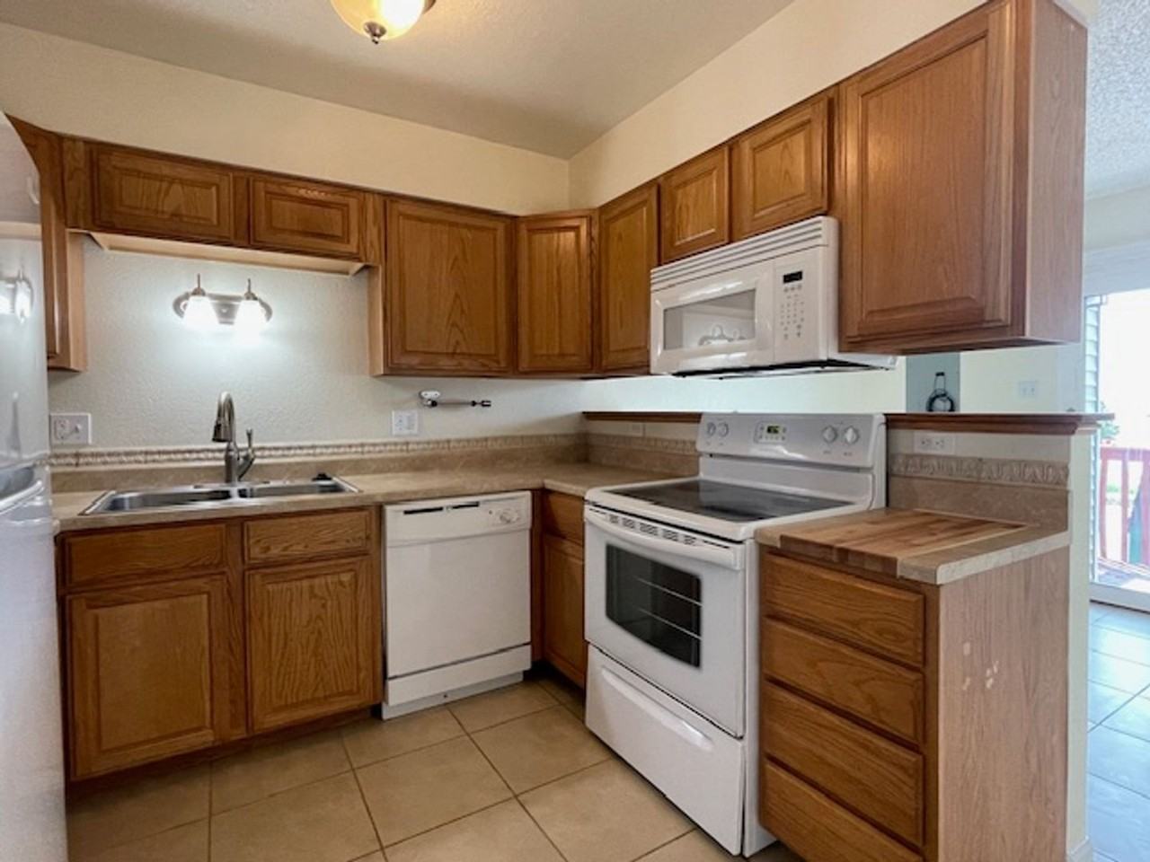 3313 Dean Paul Dr - Photo 4 of 25